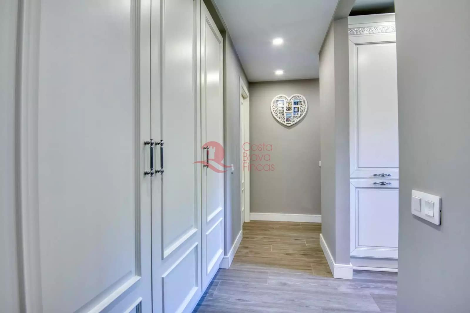 Apartamento de 2 habitaciones en Sant Feliu de Guíxols en venta con piscina garaje - 650.000 € (Ref: 9400704)