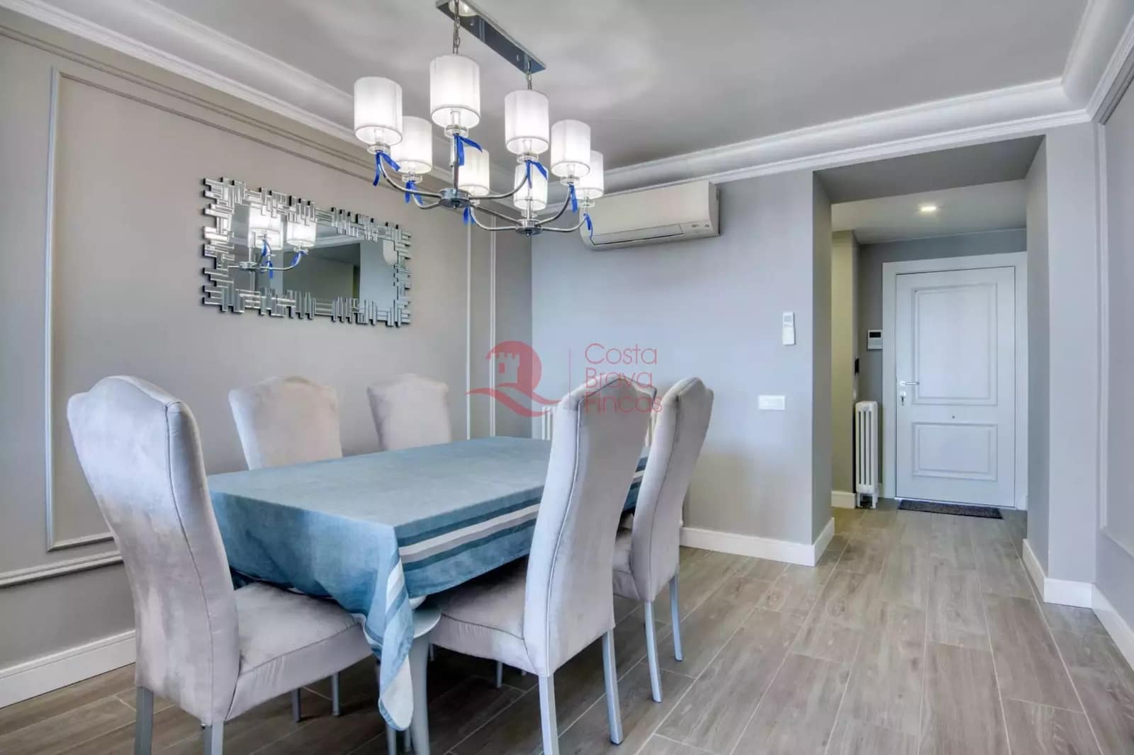 Apartamento de 2 habitaciones en Sant Feliu de Guíxols en venta con piscina garaje - 650.000 € (Ref: 9400704)