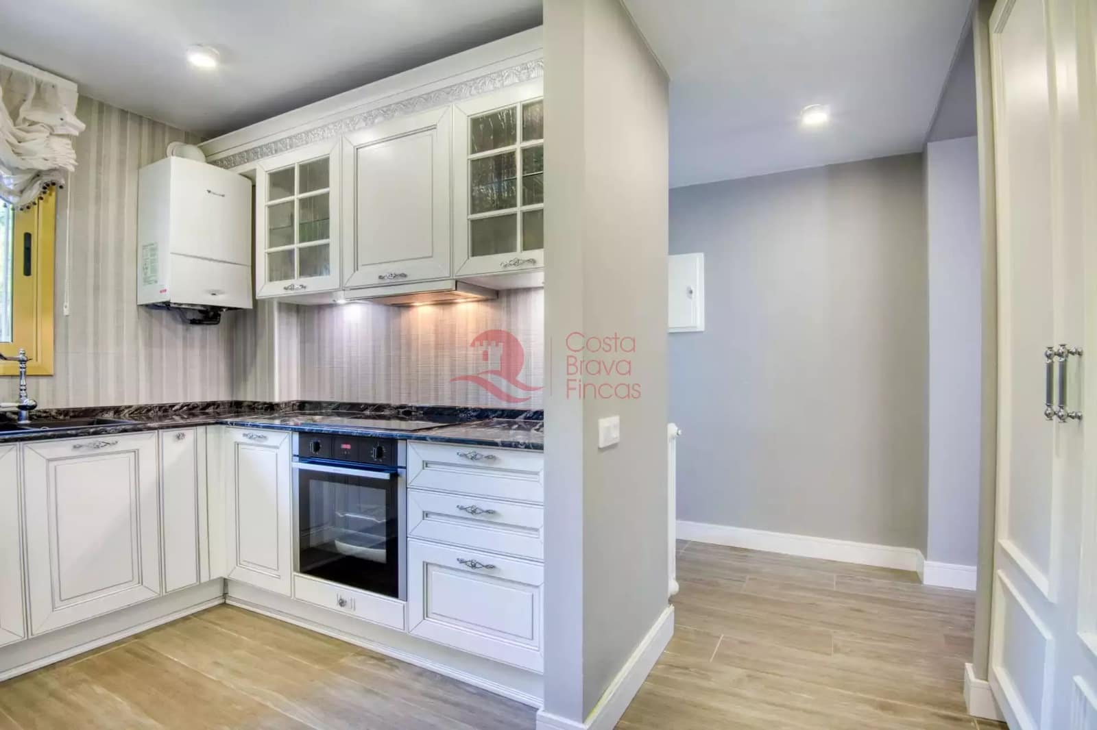 Apartamento de 2 habitaciones en Sant Feliu de Guíxols en venta con piscina garaje - 650.000 € (Ref: 9400704)