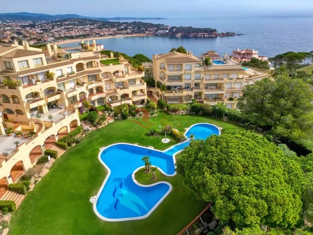 Apartamento de 2 habitaciones en Sant Feliu de Guíxols en venta con piscina garaje - 650.000 € (Ref: 9400704)