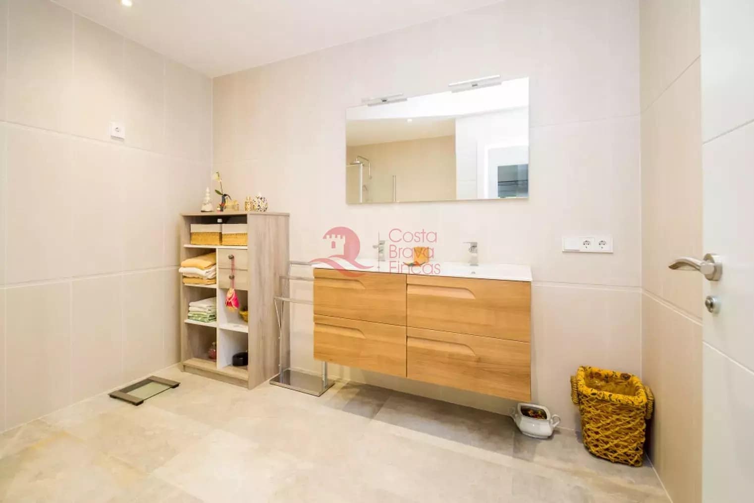 3 bedroom Apartment for sale in Platja d'Aro with pool garage - € 1,200,000 (Ref: 9400705)