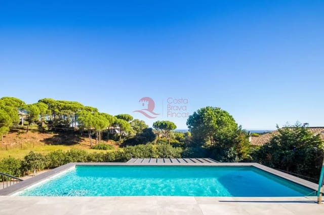 3 bedroom Apartment for sale in Platja d'Aro, Castell-Platja d'Aro with pool garage - € 1,200,000 (Ref: 9400705)