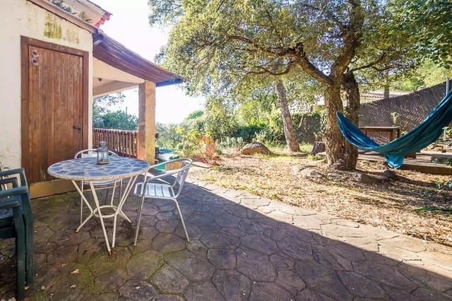 3 soverom Villa til salgs i Santa Cristina d'Aro med svømmebasseng garasje - € 275 000 (Ref: 9419500)