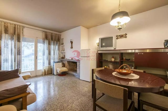 3 bedroom Apartment for sale in Platja d'Aro, Castell-Platja d'Aro - € 320,000 (Ref: 9422196)