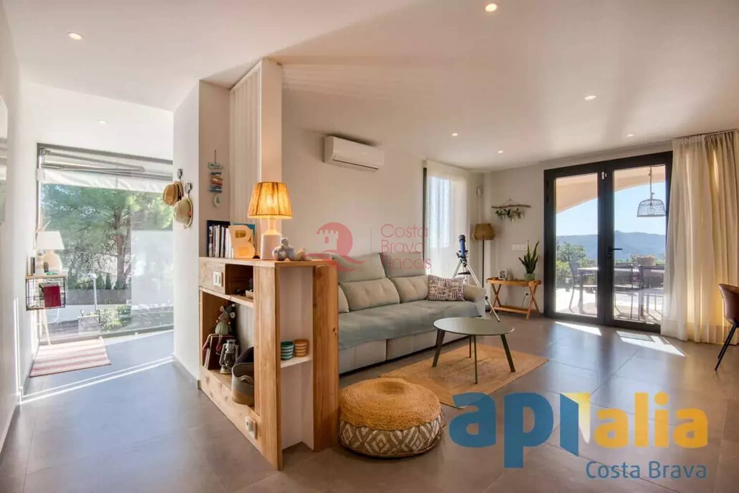 3 slaapkamer Villa te koop in Santa Cristina d'Aro met zwembad garage - € 665.000 (Ref: 9430951)