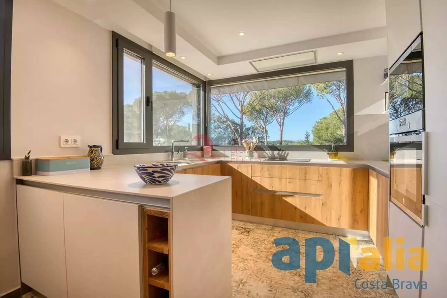 3 slaapkamer Villa te koop in Santa Cristina d'Aro met zwembad garage - € 665.000 (Ref: 9430951)