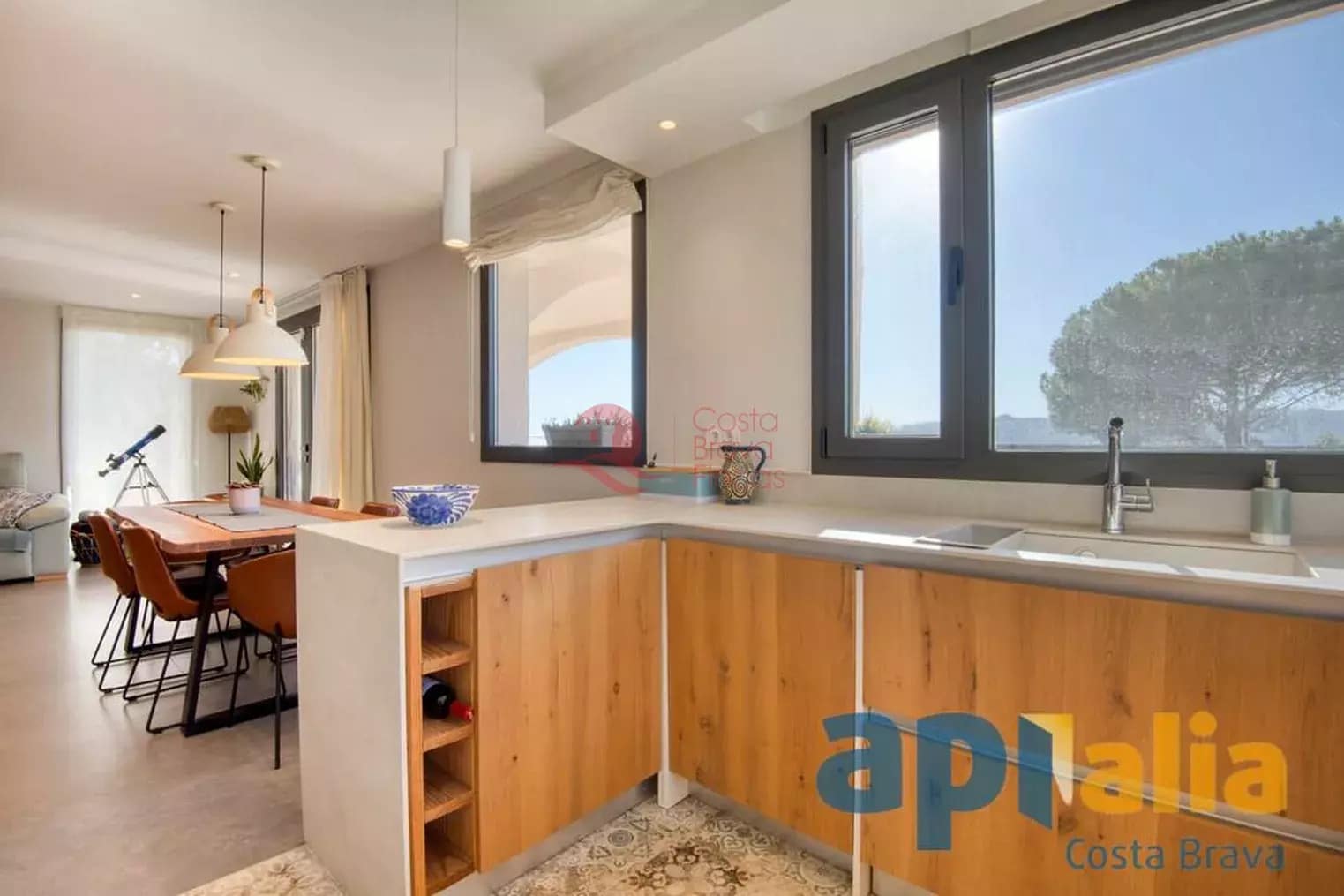 3 slaapkamer Villa te koop in Santa Cristina d'Aro met zwembad garage - € 665.000 (Ref: 9430951)