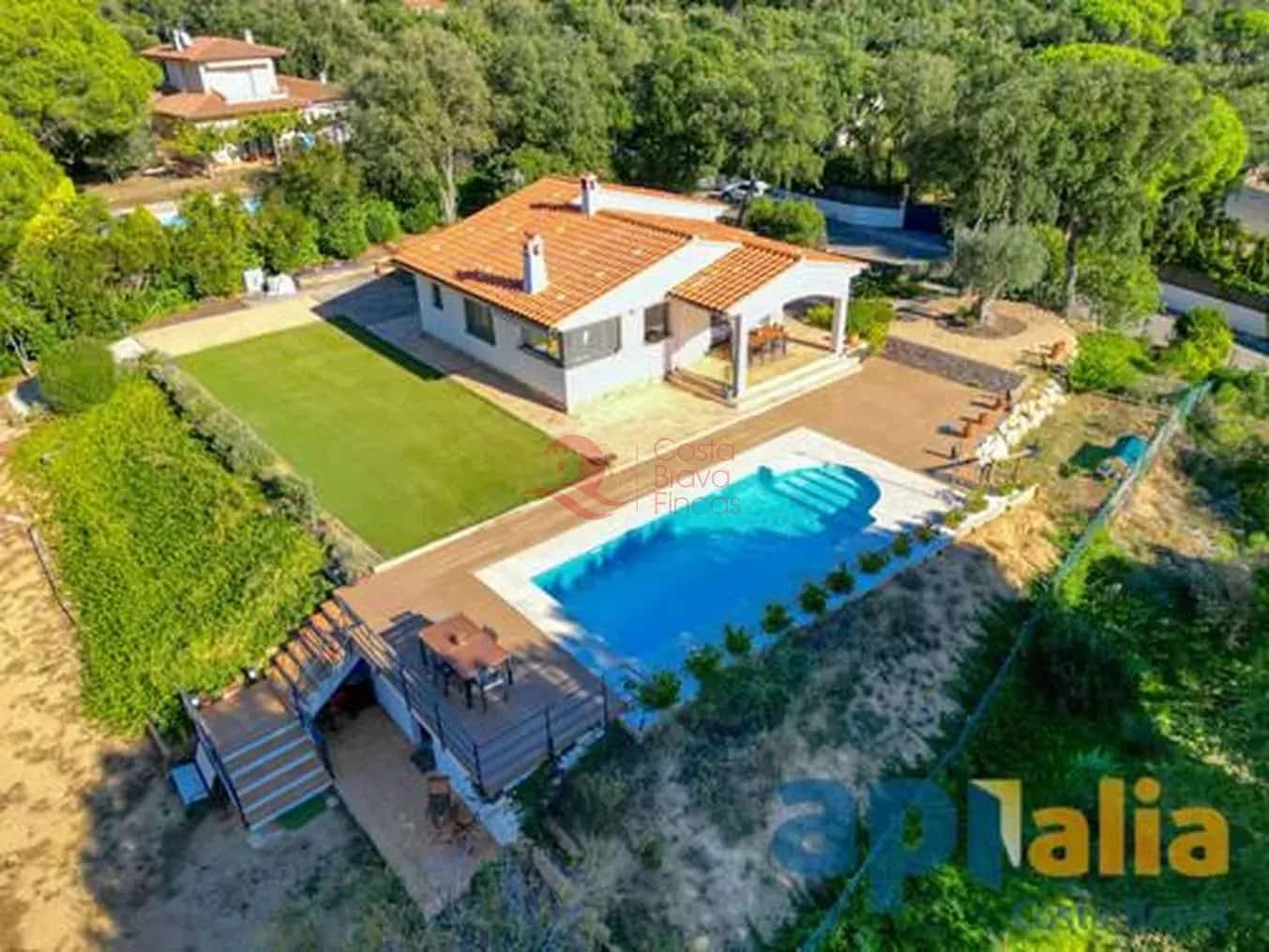 3 slaapkamer Villa te koop in Santa Cristina d'Aro met zwembad garage - € 665.000 (Ref: 9430951)