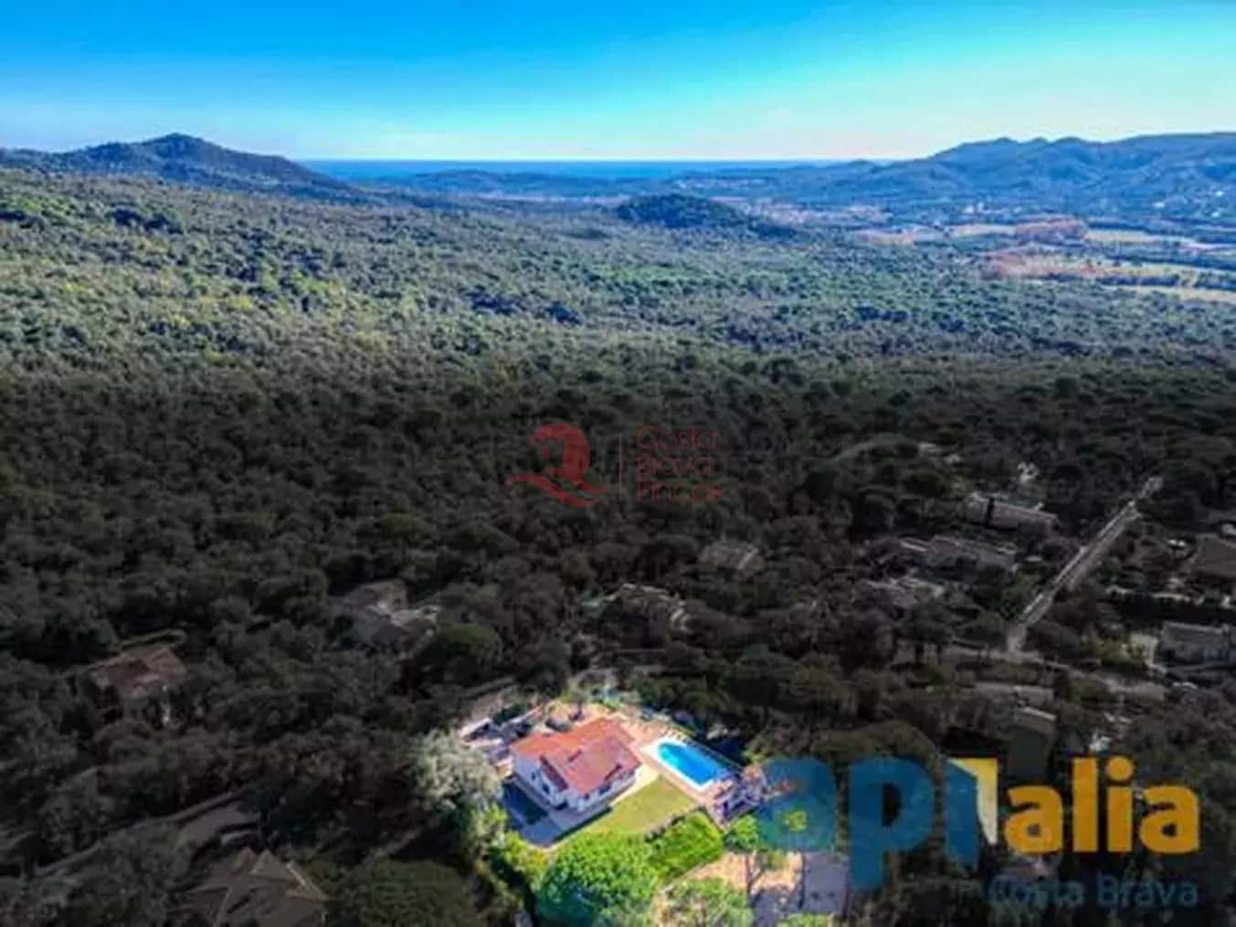 3 slaapkamer Villa te koop in Santa Cristina d'Aro met zwembad garage - € 665.000 (Ref: 9430951)