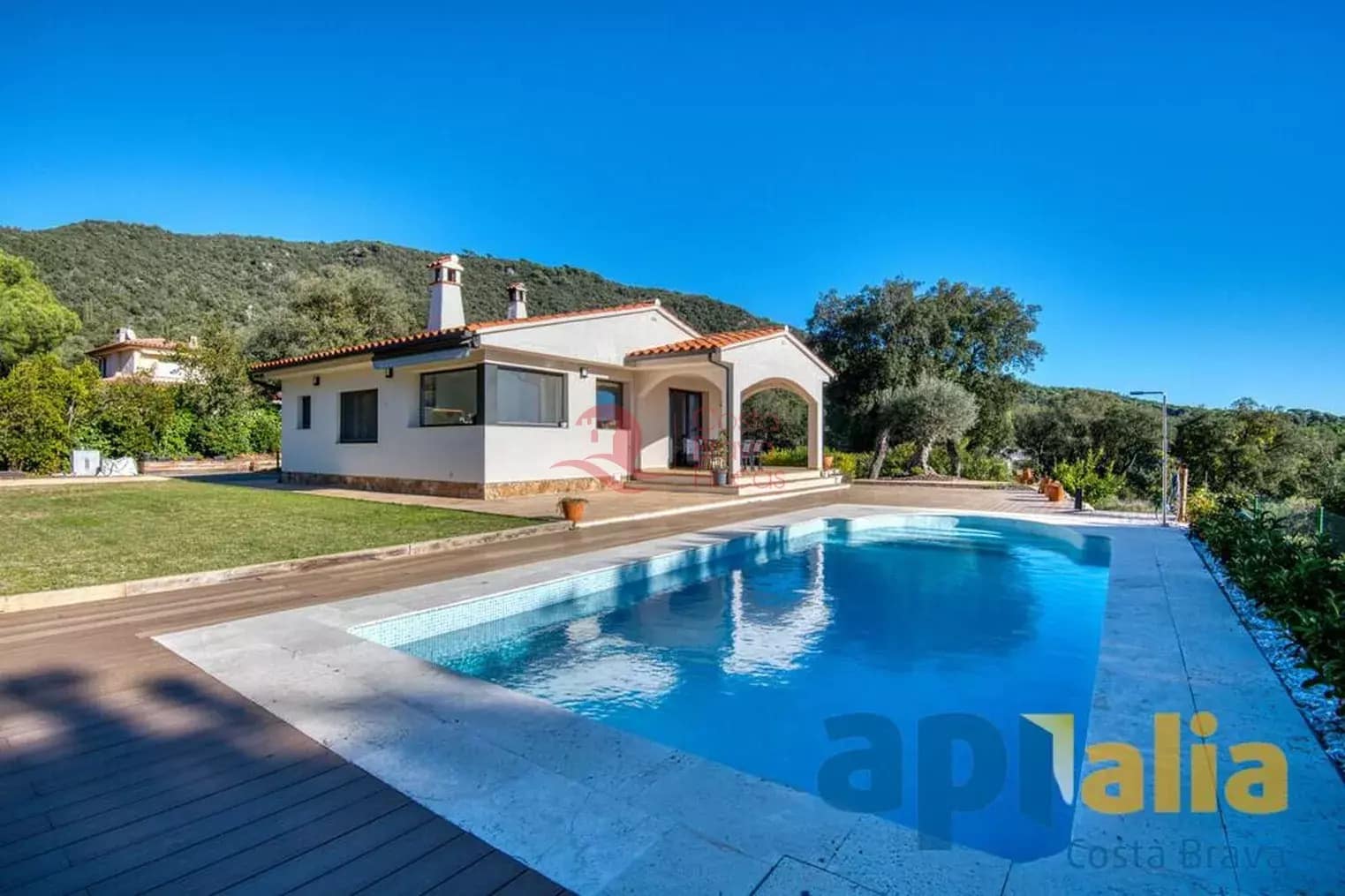 3 slaapkamer Villa te koop in Santa Cristina d'Aro met zwembad garage - € 665.000 (Ref: 9430951)