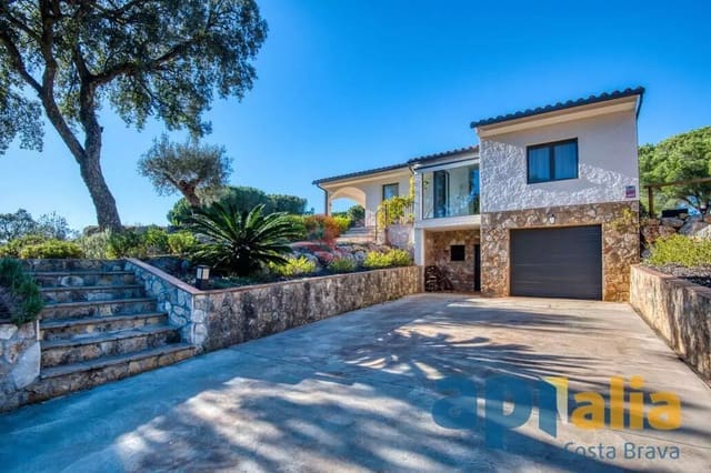 3 camera da letto Villa in vendita in Santa Cristina d'Aro con piscina garage - 665.000 € (Rif: 9430951)