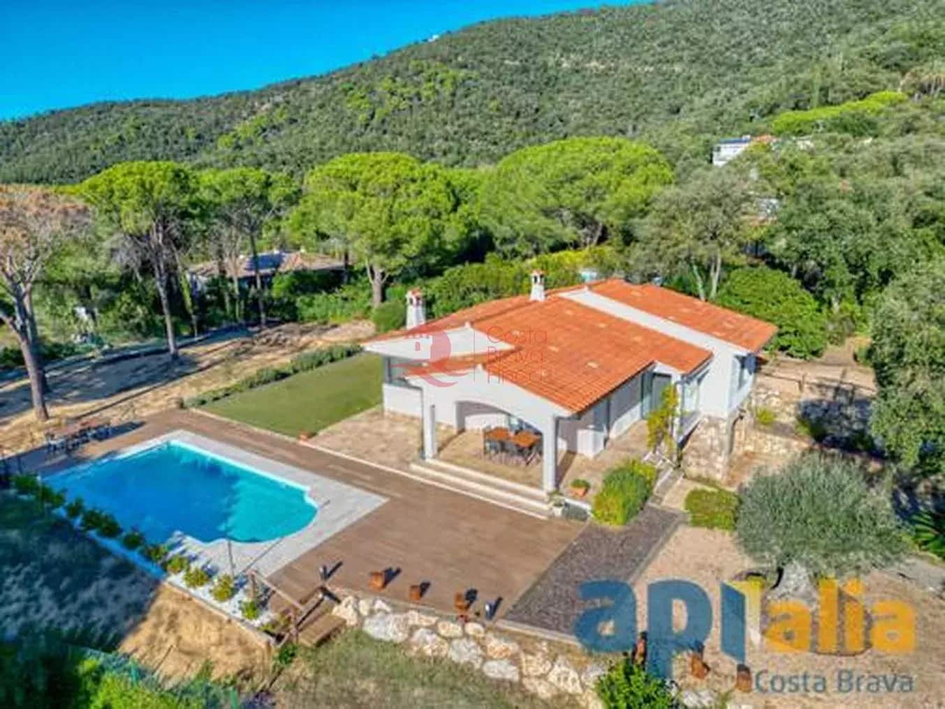 3 slaapkamer Villa te koop in Santa Cristina d'Aro met zwembad garage - € 665.000 (Ref: 9430951)