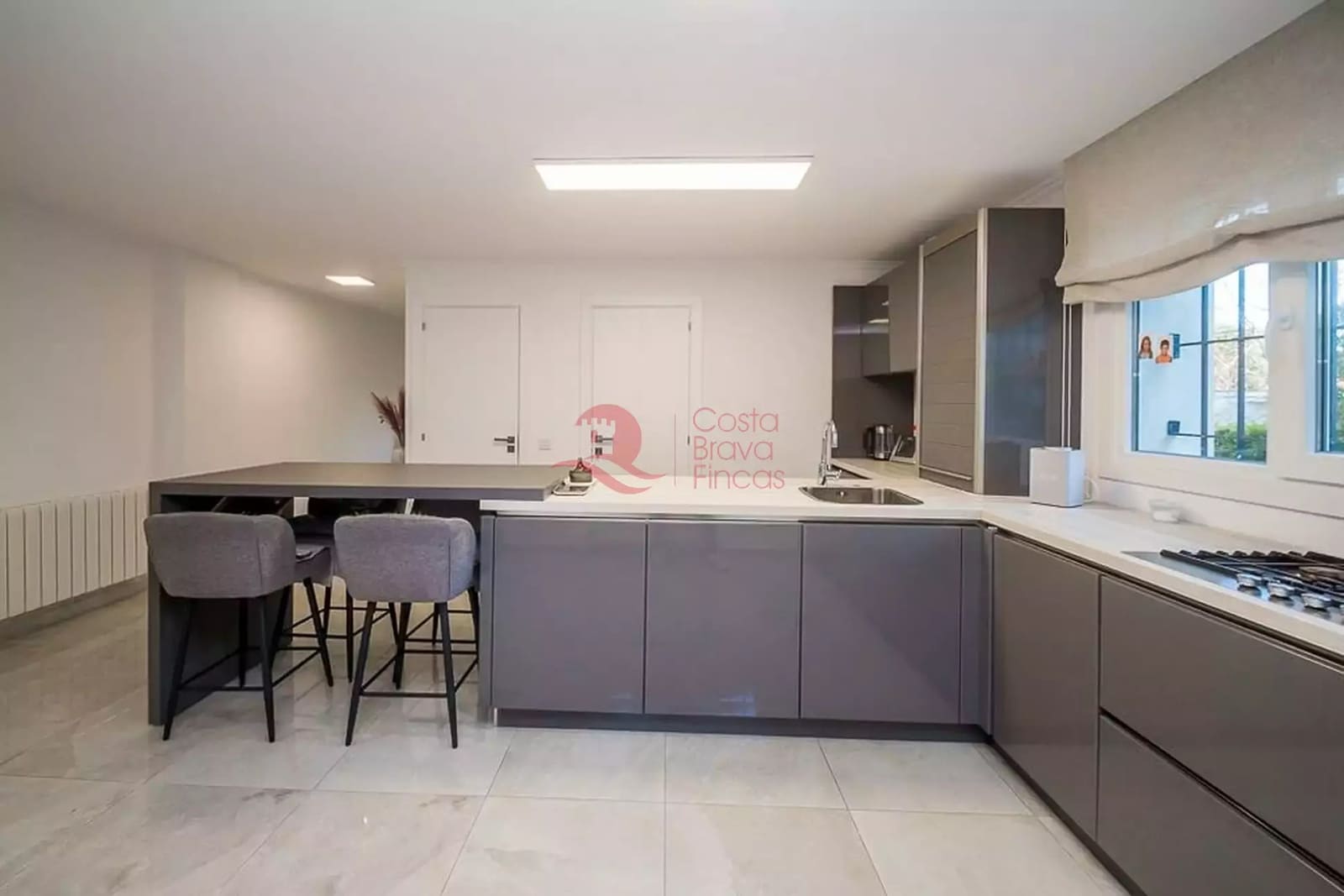 4 bedroom Townhouse for sale in Platja d'Aro with garage - € 600,000 (Ref: 9449013)