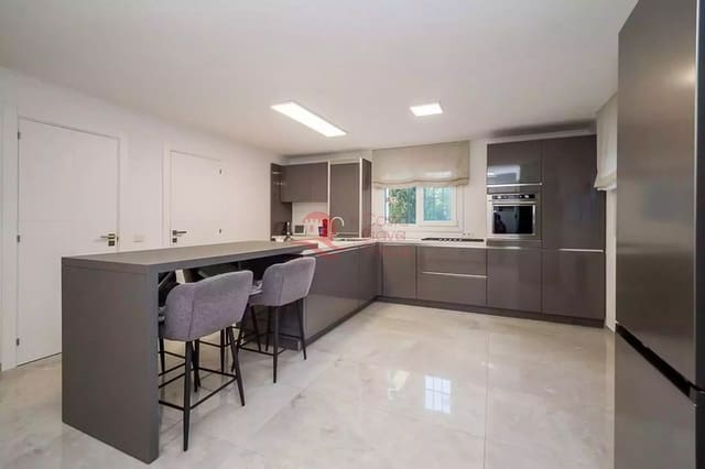 4 bedroom Townhouse for sale in Platja d'Aro, Castell-Platja d'Aro with garage - € 600,000 (Ref: 9449013)