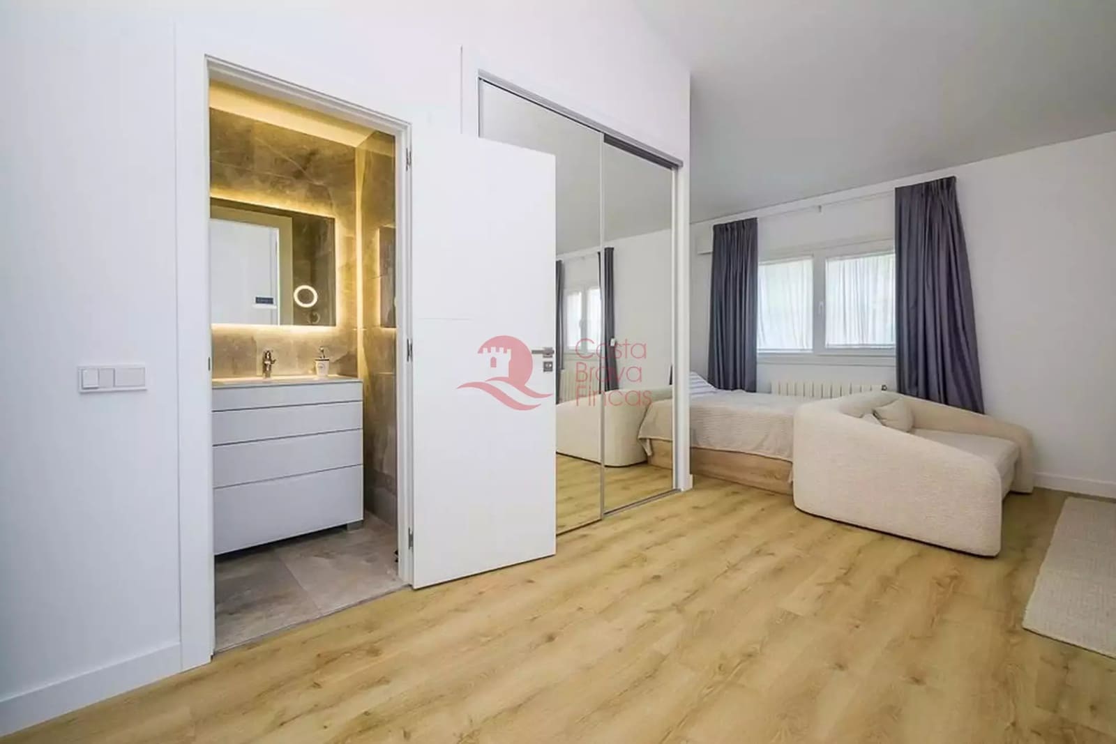 4 bedroom Townhouse for sale in Platja d'Aro with garage - € 600,000 (Ref: 9449013)