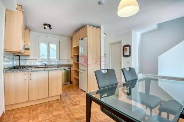 3 soverom Hus til salgs i Sant Feliu de Guíxols med svømmebasseng garasje - € 530 000 (Ref: 9449014)