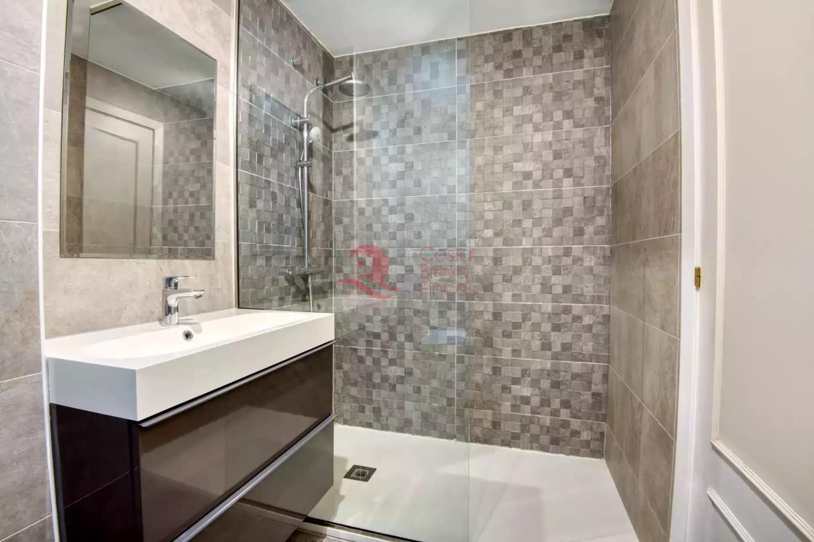 3 soveværelse Byhus til salg i Sant Feliu de Guixols med swimmingpool garage - € 530.000 (Ref: 9449014)