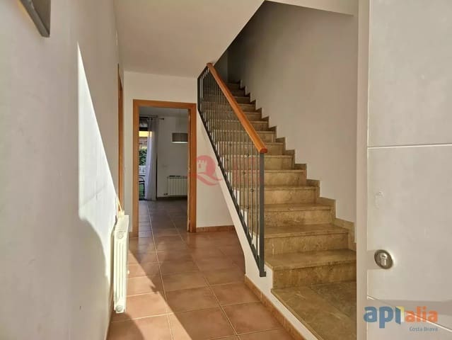 4 soveværelse Byhus til salg i Vall-llobrega med garage - € 350.000 (Ref: 9497143)