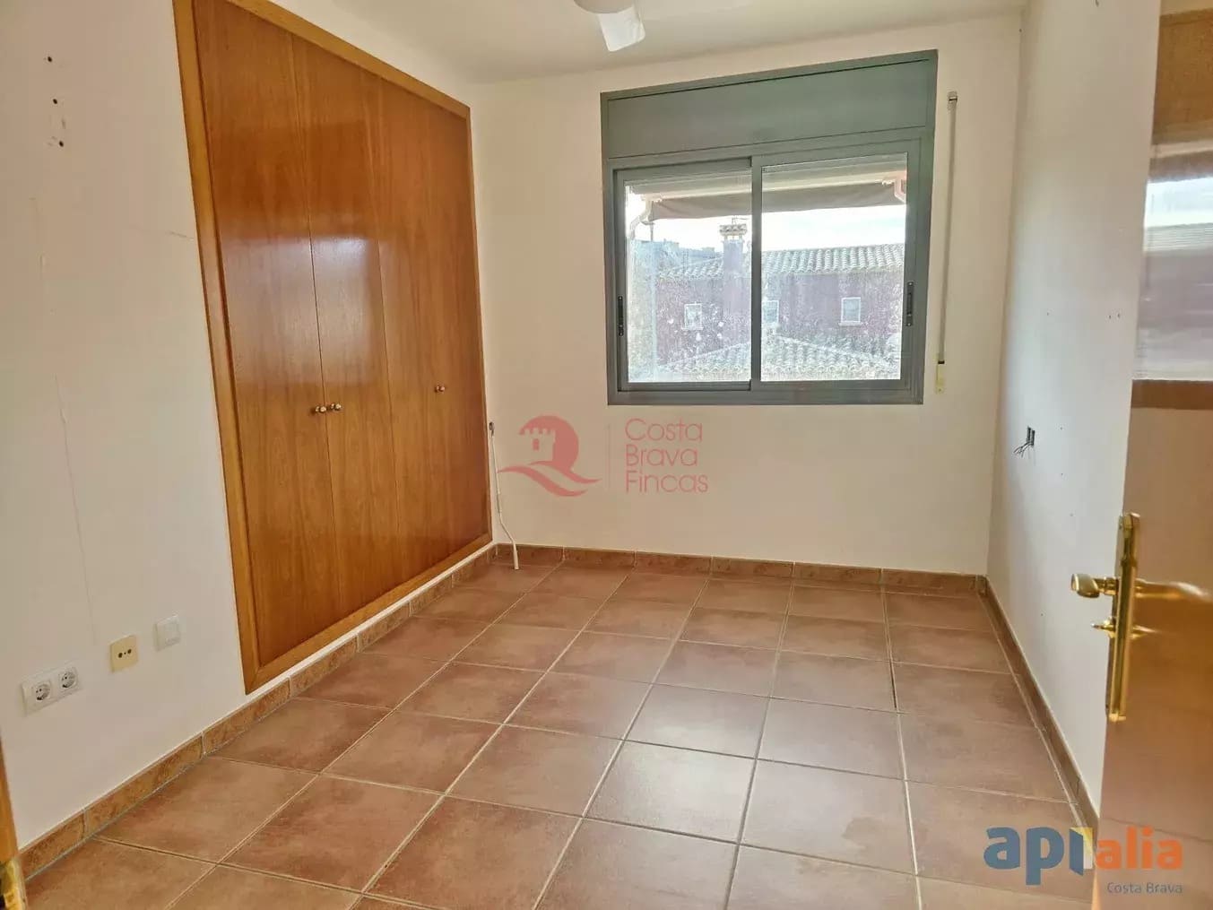 4 soveværelse Byhus til salg i Vall-llobrega med garage - € 350.000 (Ref: 9497143)