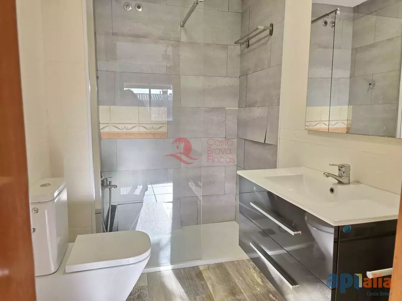 4 soveværelse Byhus til salg i Vall-llobrega med garage - € 350.000 (Ref: 9497143)