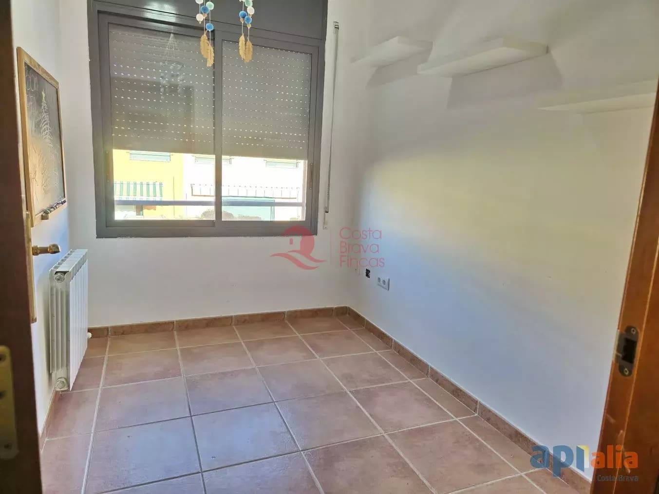 4 soveværelse Byhus til salg i Vall-llobrega med garage - € 350.000 (Ref: 9497143)