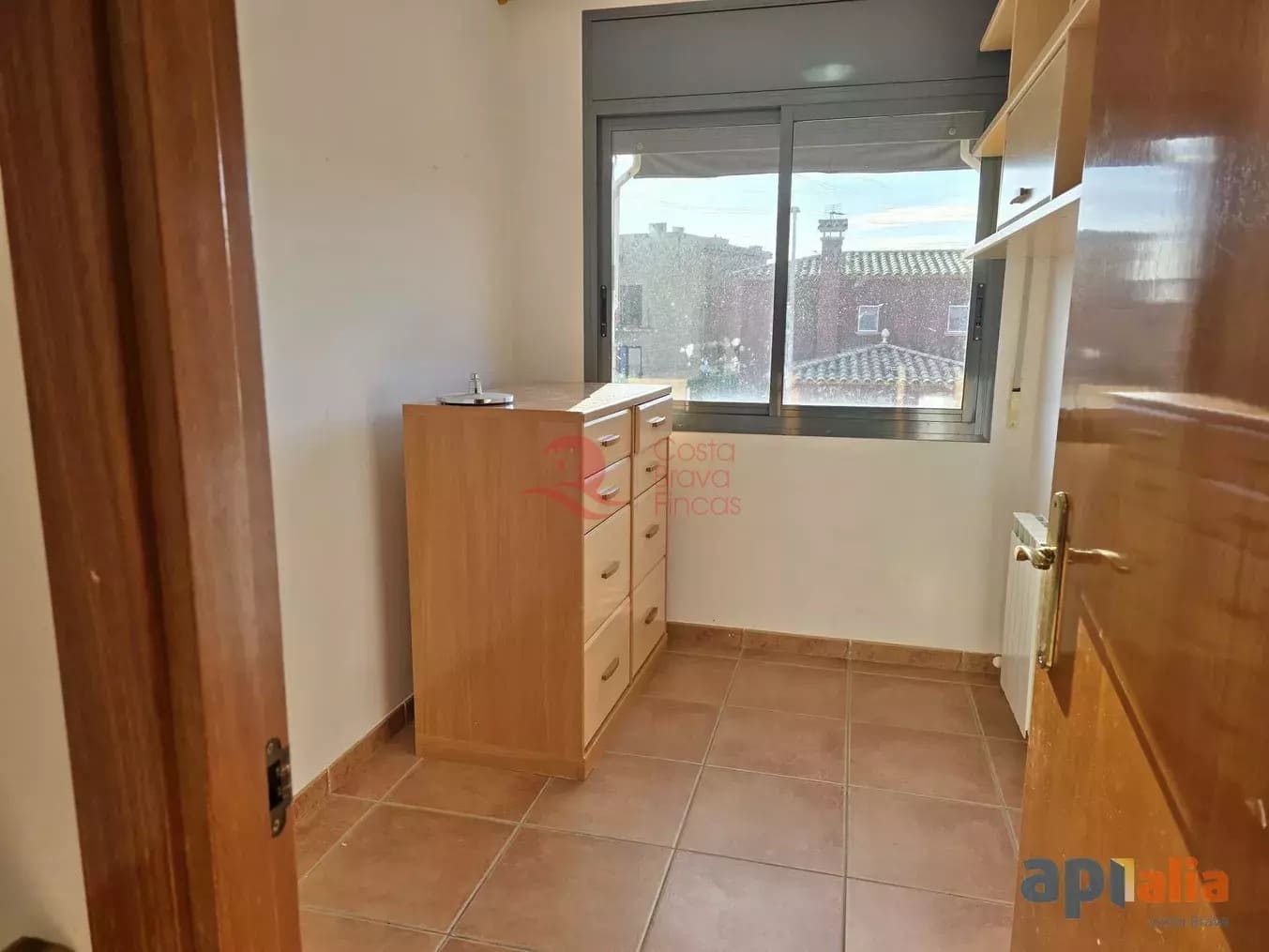 4 soveværelse Byhus til salg i Vall-llobrega med garage - € 350.000 (Ref: 9497143)