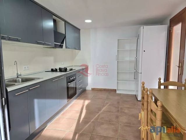 4 soveværelse Byhus til salg i Vall-llobrega med garage - € 350.000 (Ref: 9497143)