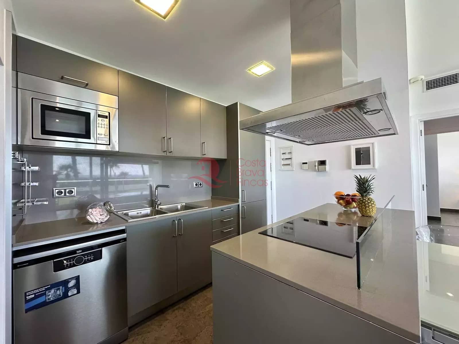 2 soveværelse Lejlighed til salg i Platja d'Aro med swimmingpool garage - € 690.000 (Ref: 9557780)