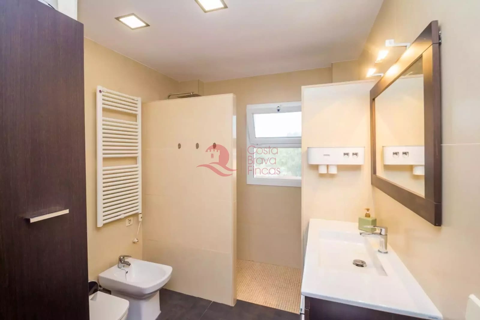 3 bedroom Apartment for sale in Santa Cristina d'Aro - € 290,000 (Ref: 9586175)