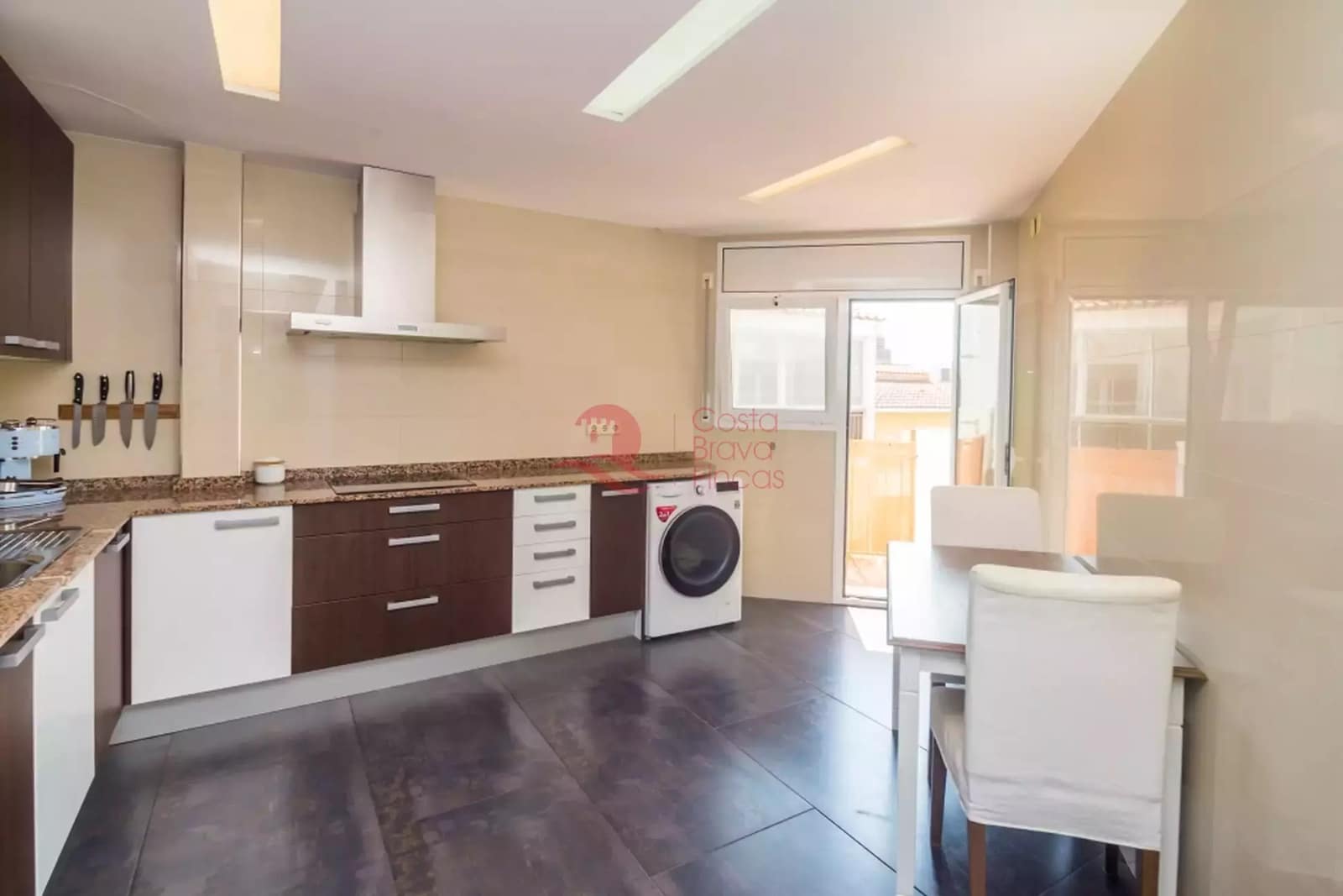 3 bedroom Apartment for sale in Santa Cristina d'Aro - € 290,000 (Ref: 9586175)