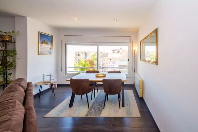 3 soveværelse Lejlighed til salg i Santa Cristina d'Aro - € 290.000 (Ref: 9586175)