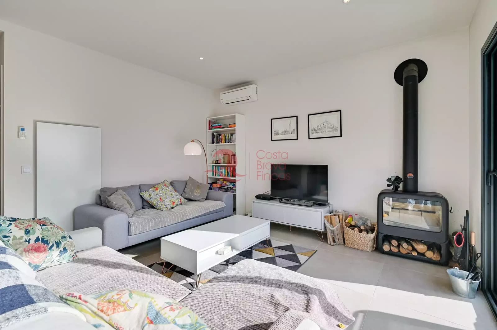 4 soveværelse Villa til salg i Santa Cristina d'Aro med swimmingpool garage - € 599.000 (Ref: 9599360)