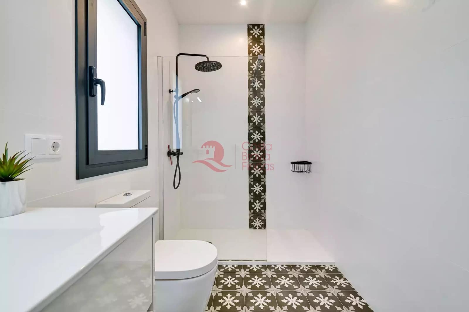 4 soveværelse Villa til salg i Santa Cristina d'Aro med swimmingpool garage - € 599.000 (Ref: 9599360)