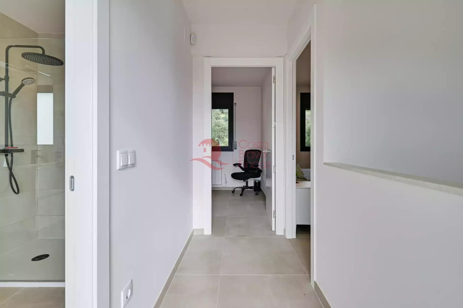 4 soveværelse Villa til salg i Santa Cristina d'Aro med swimmingpool garage - € 599.000 (Ref: 9599360)