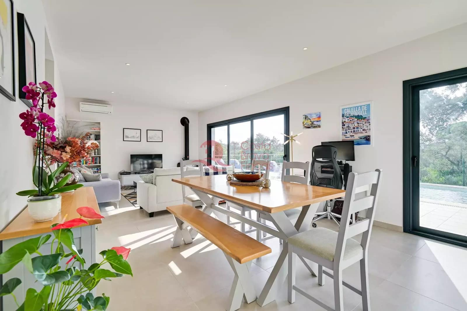 4 soveværelse Villa til salg i Santa Cristina d'Aro med swimmingpool garage - € 599.000 (Ref: 9599360)