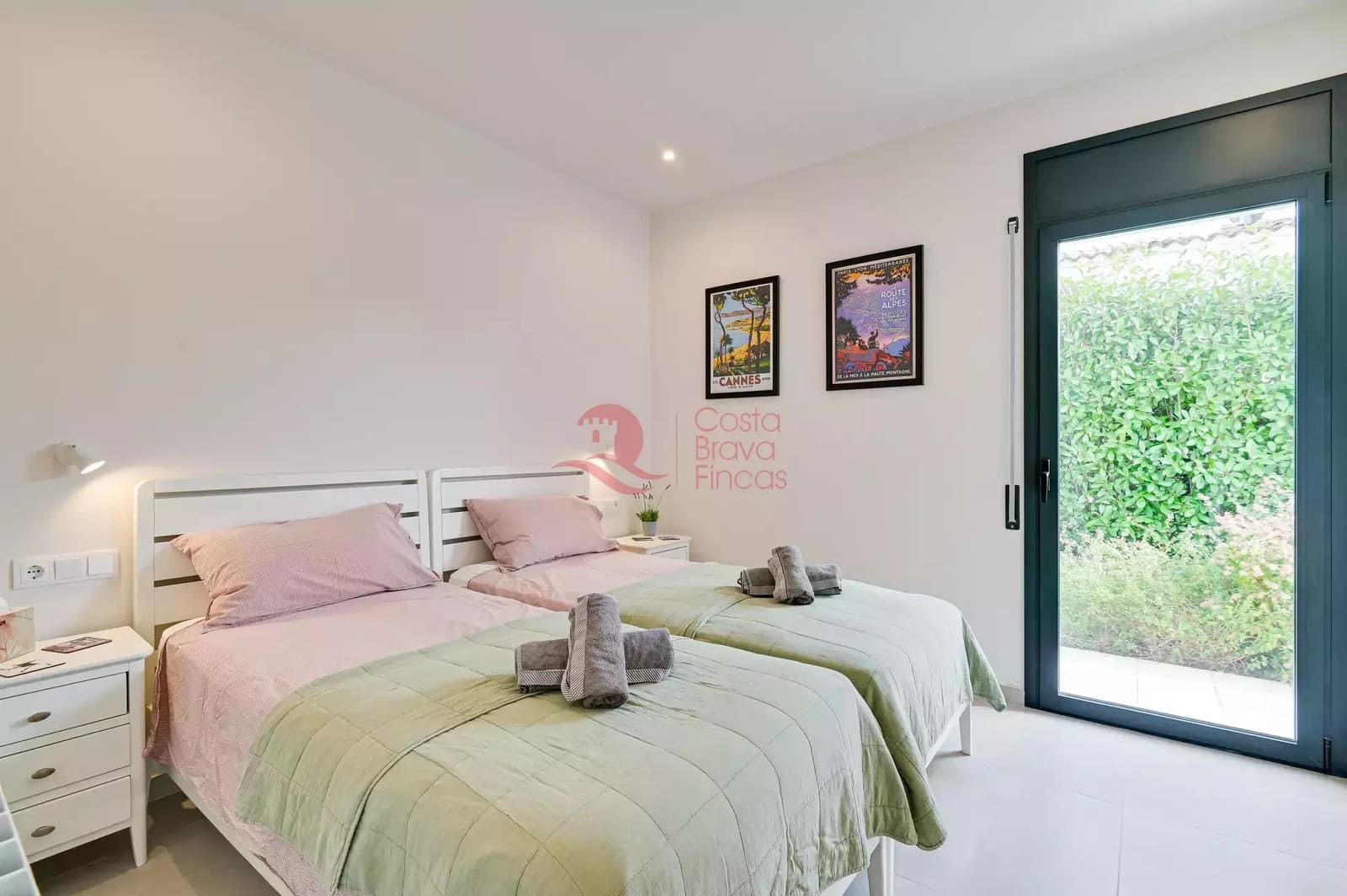 4 soveværelse Villa til salg i Santa Cristina d'Aro med swimmingpool garage - € 599.000 (Ref: 9599360)