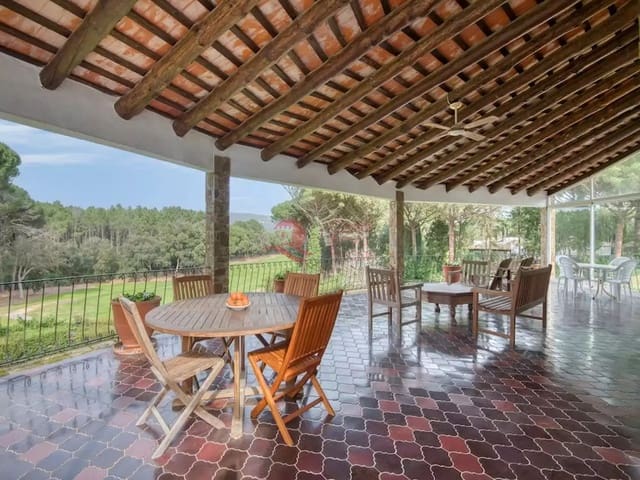 4 sypialnia Willa na sprzedaż w Santa Cristina d'Aro z basenem garażem - 895 000 € (Ref: 9629907)