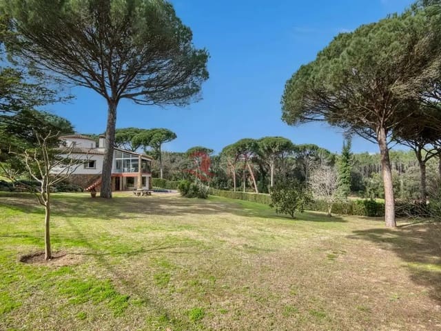4 sypialnia Willa na sprzedaż w Santa Cristina d'Aro z basenem garażem - 895 000 € (Ref: 9629907)