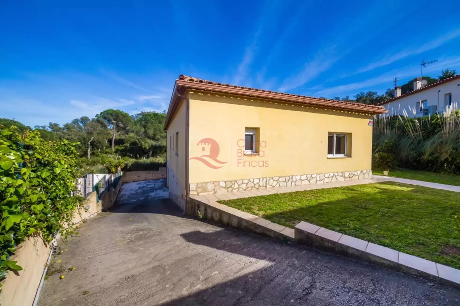 3 bedroom Villa for sale in Calonge i Sant Antoni with pool garage - € 499,000 (Ref: 9701489)