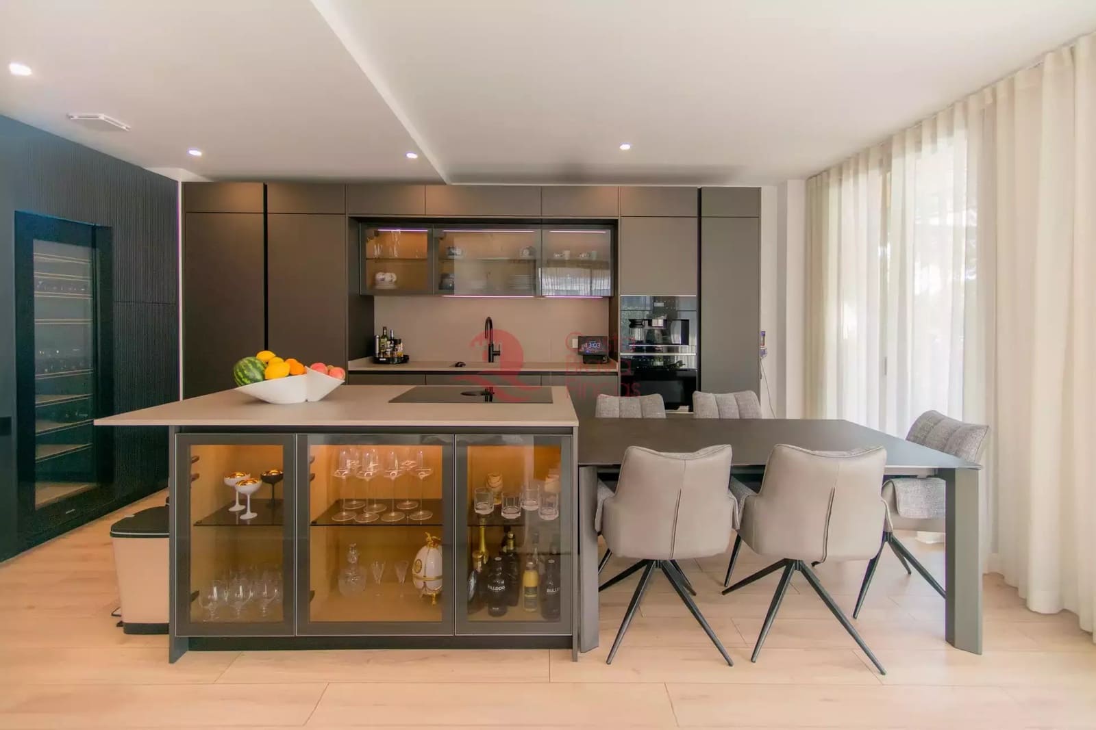 3 sypialnia Apartament na sprzedaż w S'Agaro z basenem garażem - 795 000 € (Ref: 9711821)