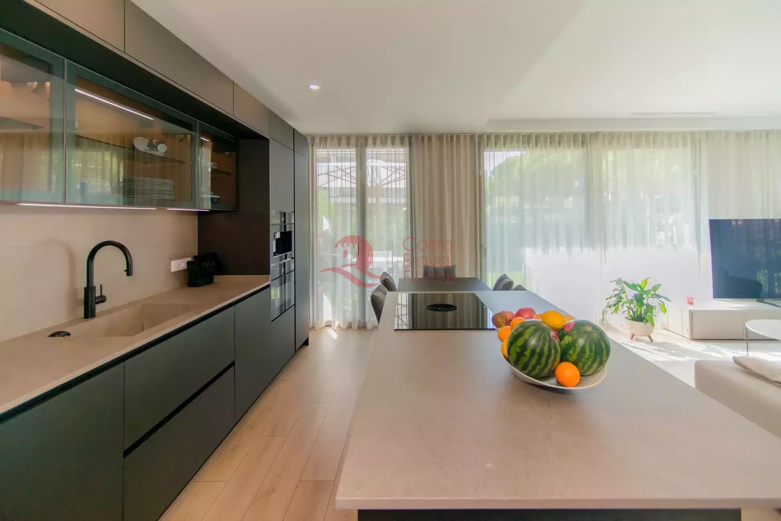 3 sypialnia Apartament na sprzedaż w S'Agaro z basenem garażem - 795 000 € (Ref: 9711821)