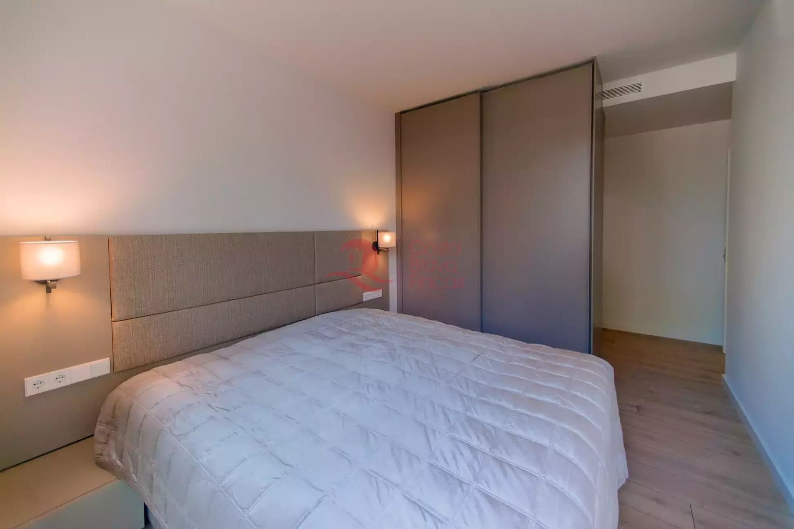 3 sypialnia Apartament na sprzedaż w S'Agaro z basenem garażem - 795 000 € (Ref: 9711821)