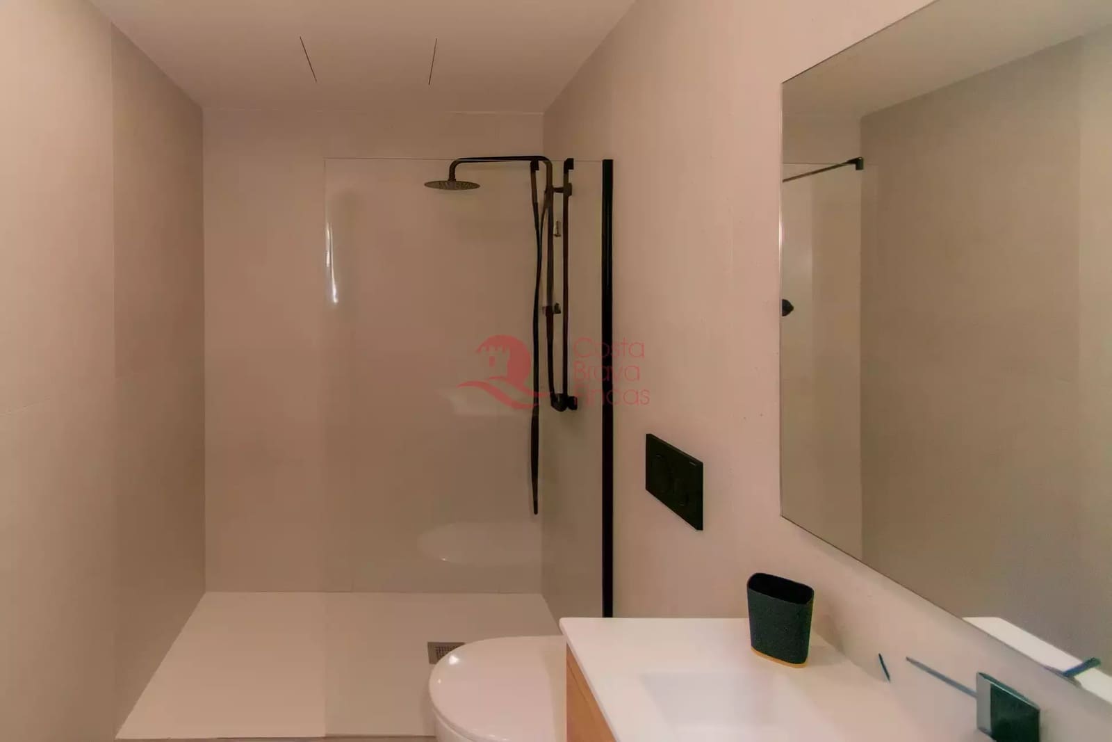 3 sypialnia Apartament na sprzedaż w S'Agaro z basenem garażem - 795 000 € (Ref: 9711821)