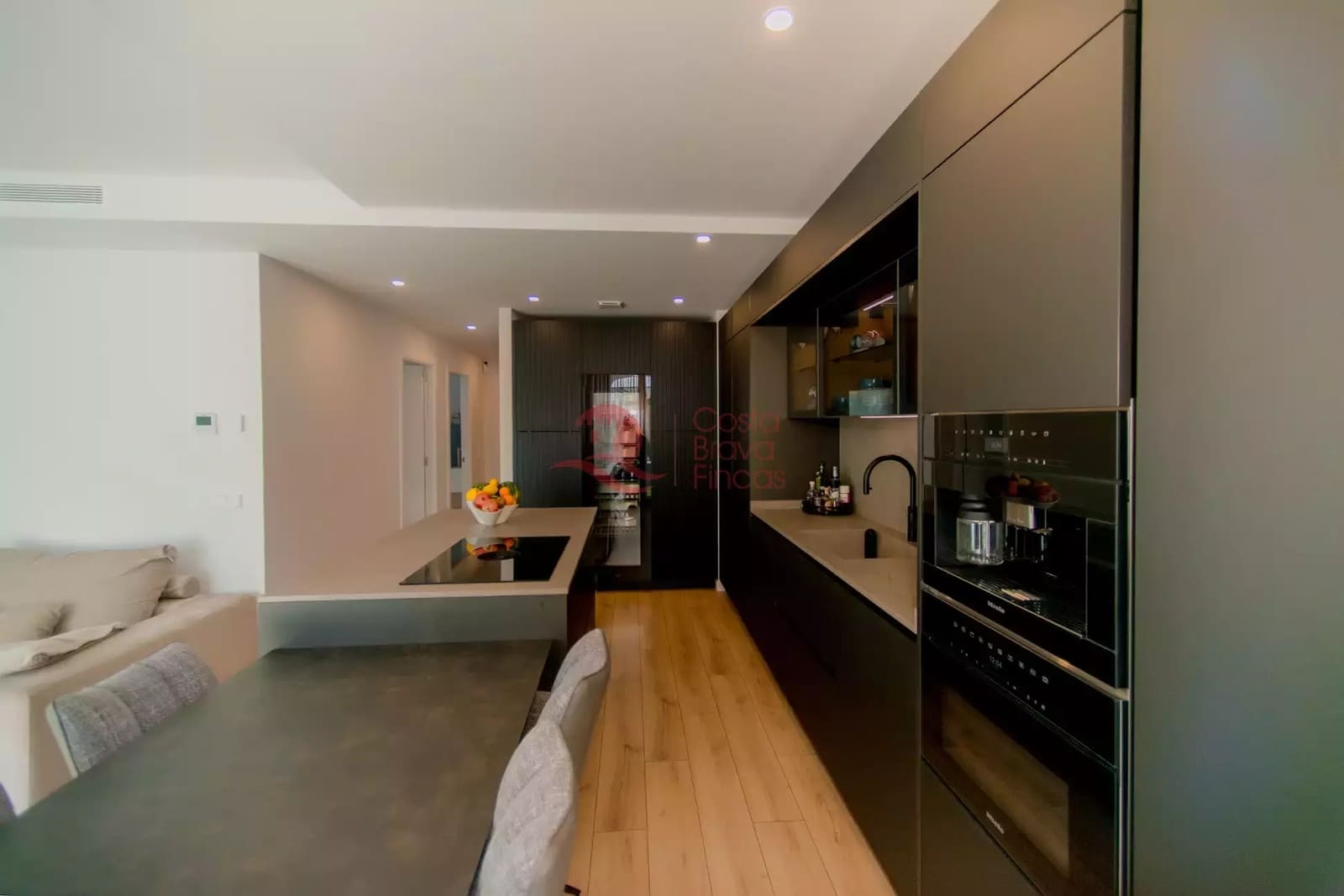 3 sypialnia Apartament na sprzedaż w S'Agaro z basenem garażem - 795 000 € (Ref: 9711821)