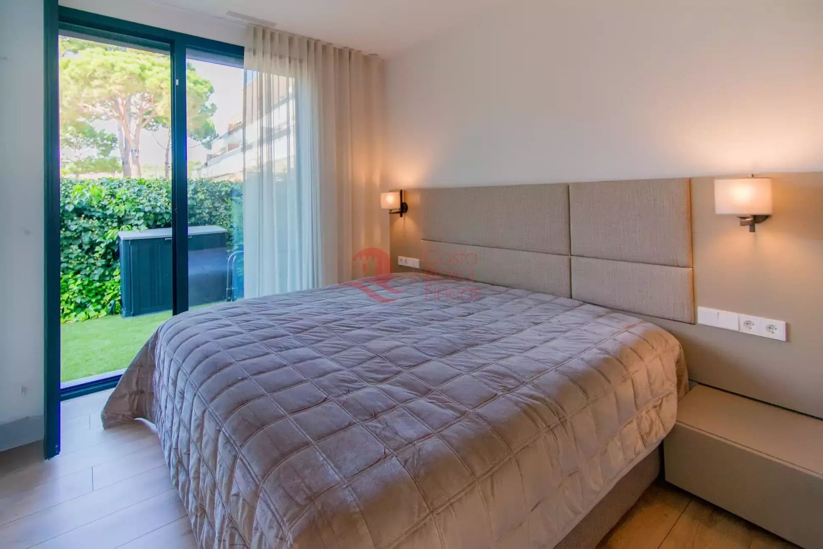 3 sypialnia Apartament na sprzedaż w S'Agaro z basenem garażem - 795 000 € (Ref: 9711821)