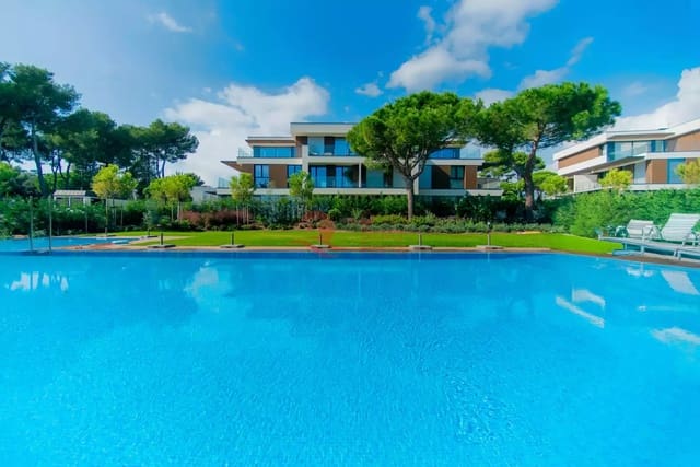 3 soverom Leilighet til salgs i S'Agaro, Castell-Platja d'Aro med svømmebasseng garasje - € 795 000 (Ref: 9711821)