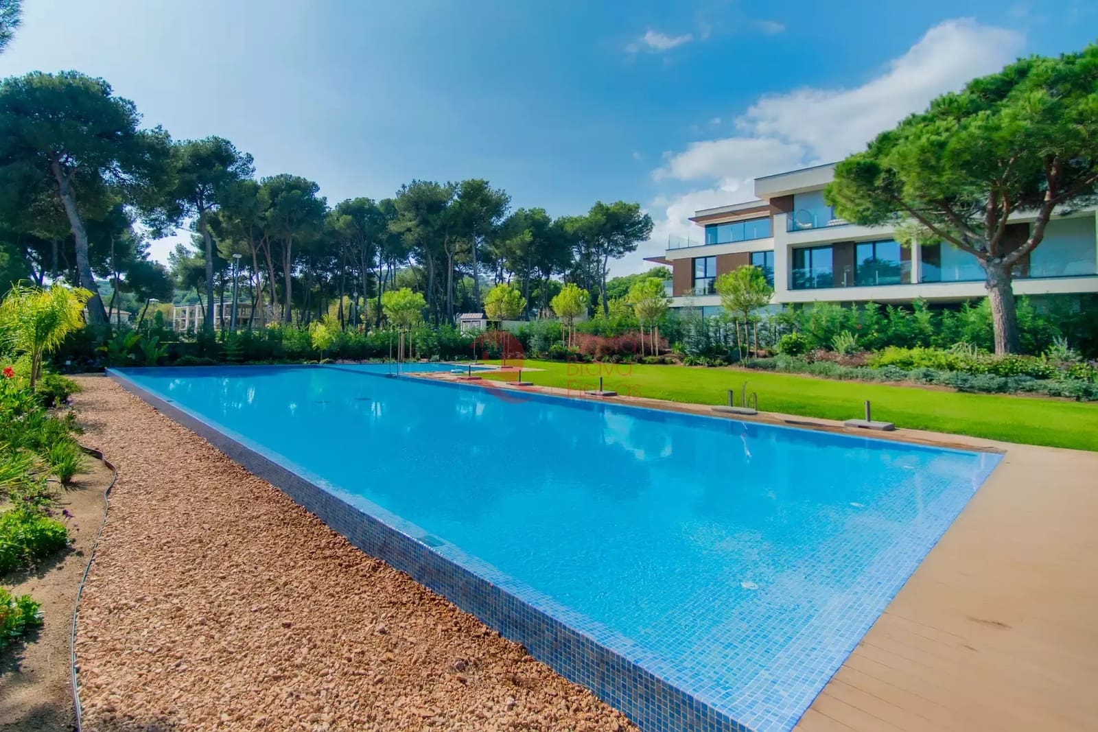 3 sypialnia Apartament na sprzedaż w S'Agaro z basenem garażem - 795 000 € (Ref: 9711821)