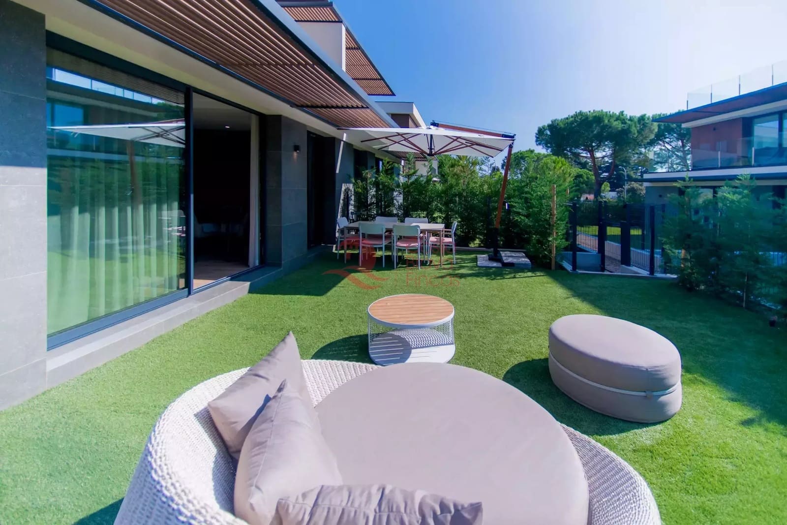 3 sypialnia Apartament na sprzedaż w S'Agaro z basenem garażem - 795 000 € (Ref: 9711821)