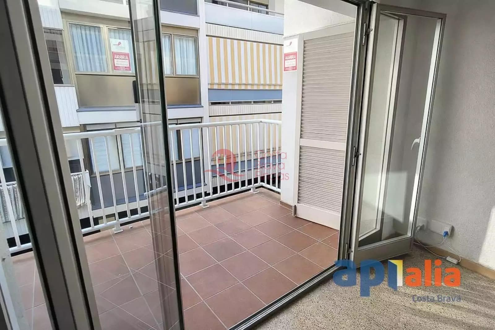 4 bedroom Apartment for sale in Palamos - € 350,000 (Ref: 9738381)