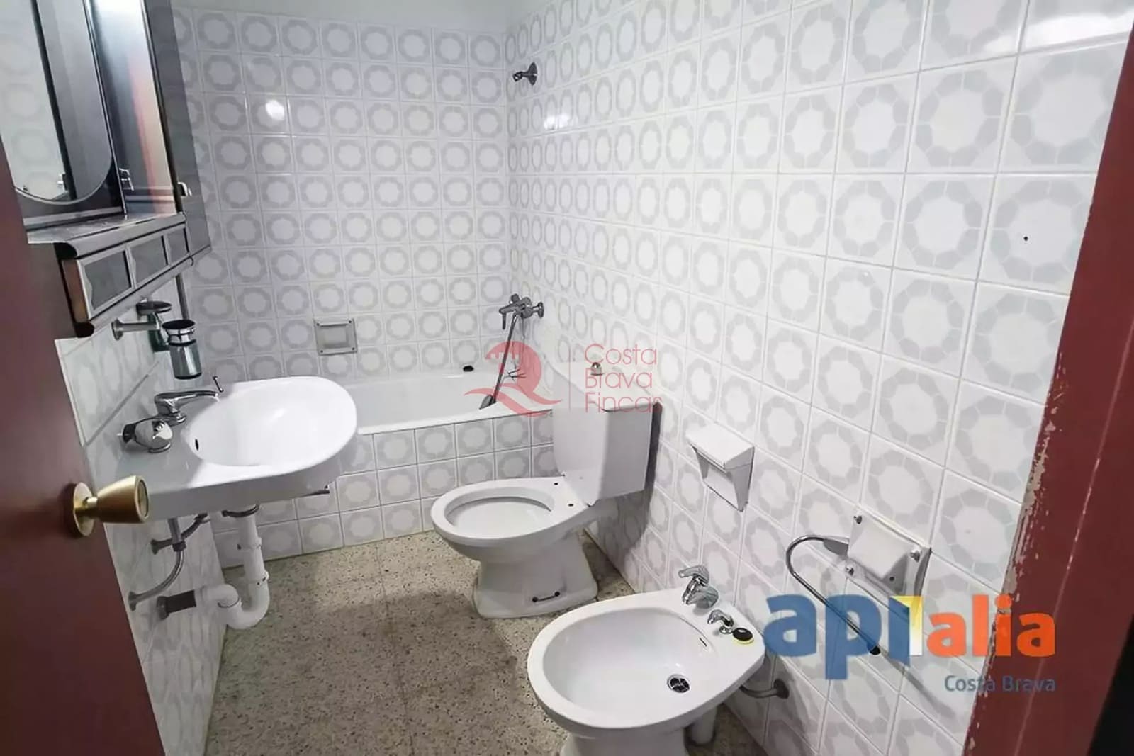 4 bedroom Apartment for sale in Palamos - € 350,000 (Ref: 9738381)